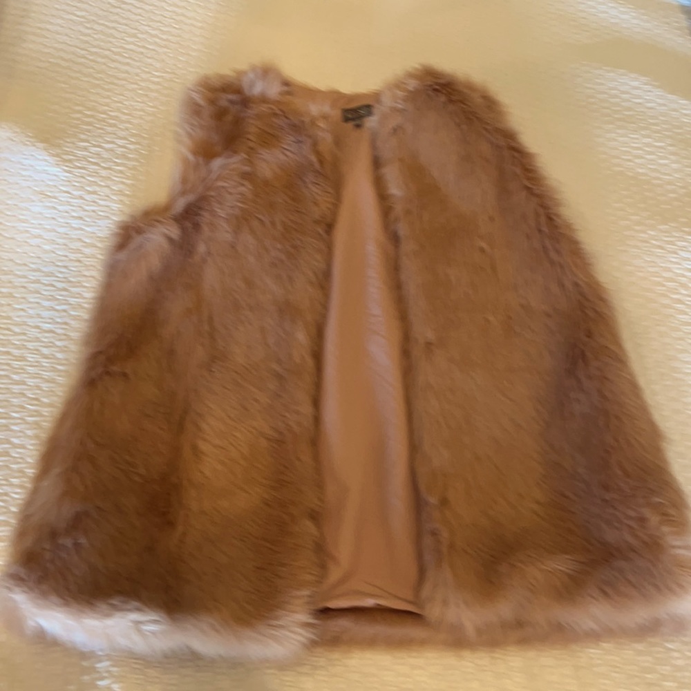 EUC CUSP by Neumann Marcus. Faux fur vest. Small